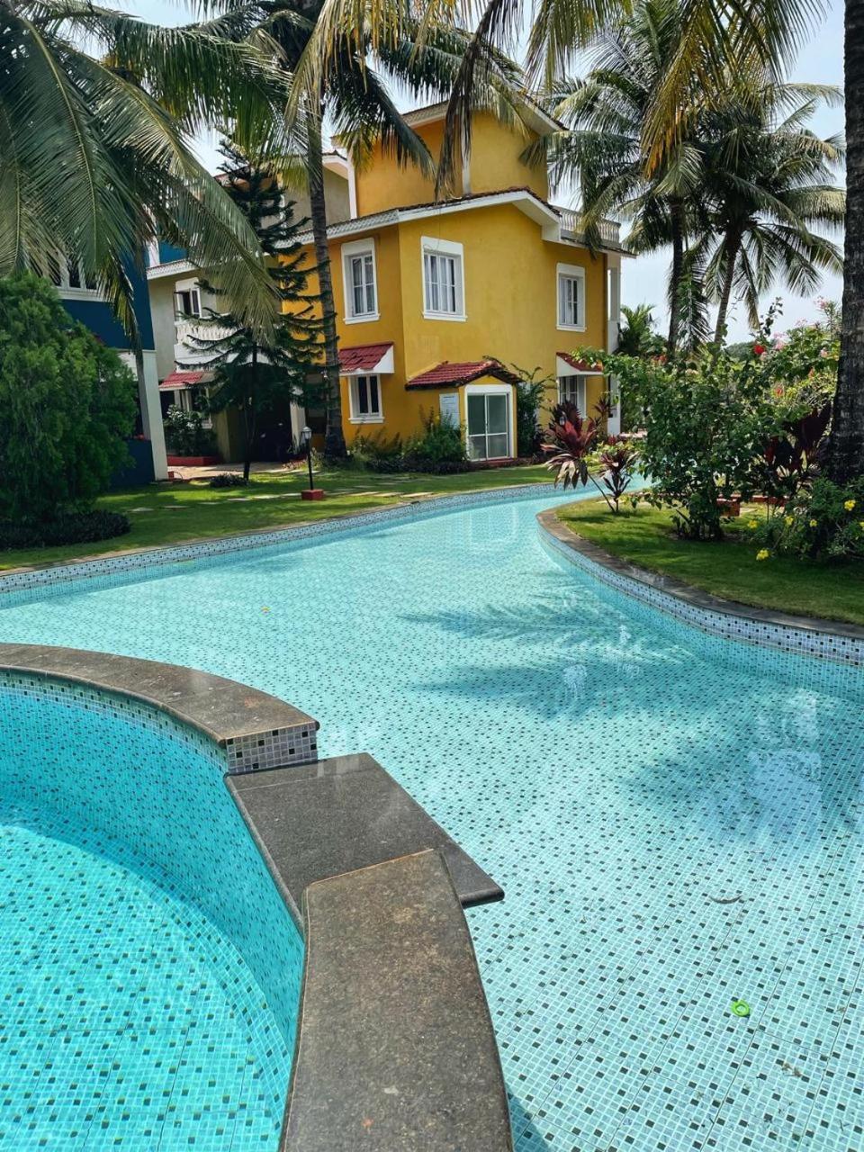 Kingfisher Blues Siolim Exterior foto